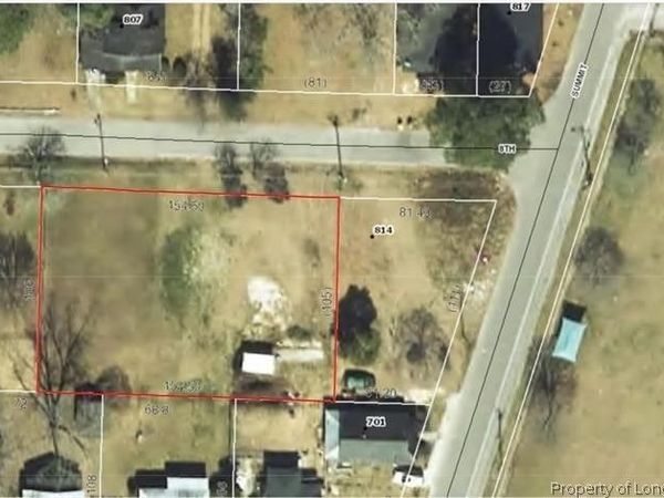 8th Street, Lumberton, NC 28358