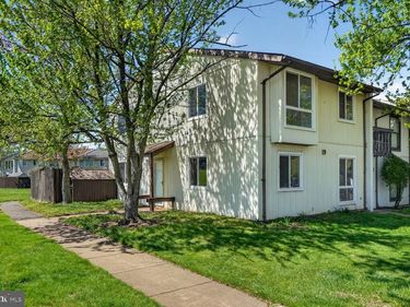 19 REGIS CIRCLE, STERLING, VA 20164