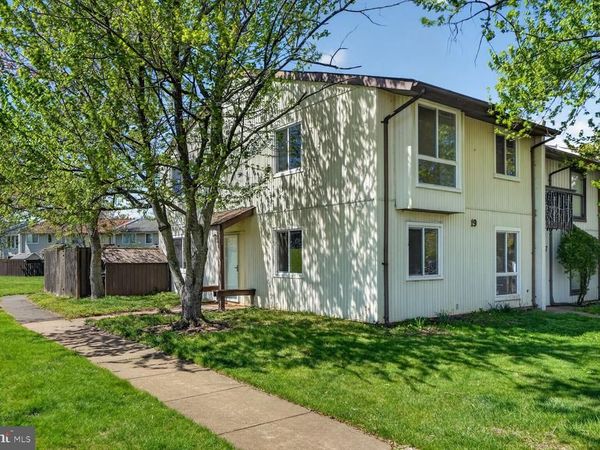 19 REGIS CIRCLE, STERLING, VA 20164