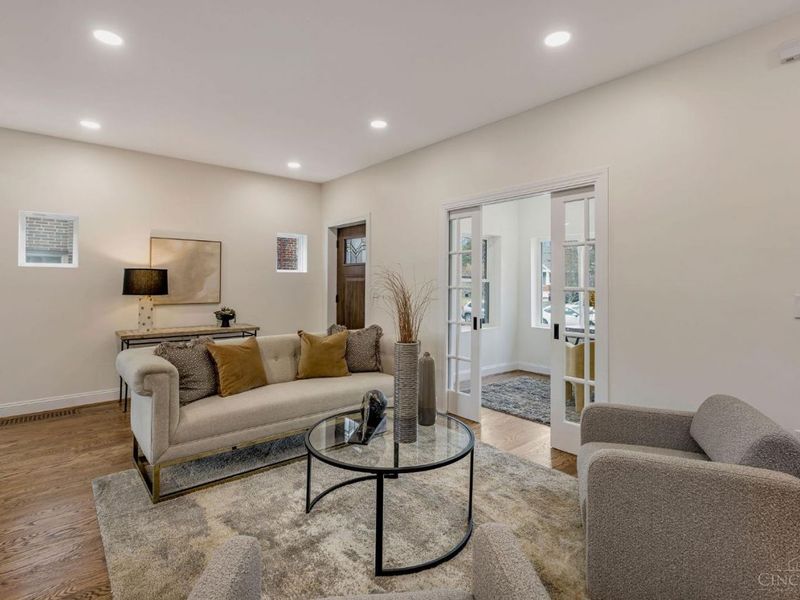 25 Euclid Avenue, Wyoming, OH 45215 Photo 4