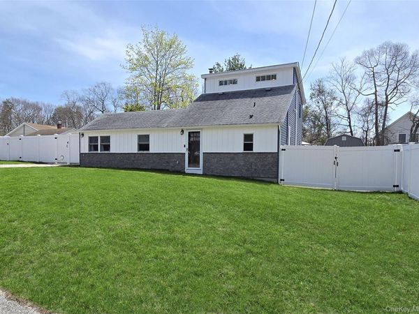 8 Alice Street, East Patchogue, NY 11772