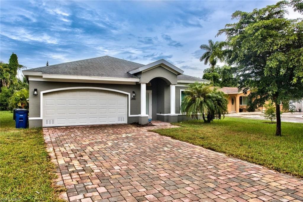 10091 Georgia St, Bonita Springs, FL 34135 Photo