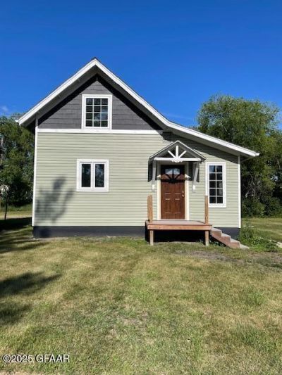 122 Prospect Avenue N, Park River, ND 58270 Main Photo