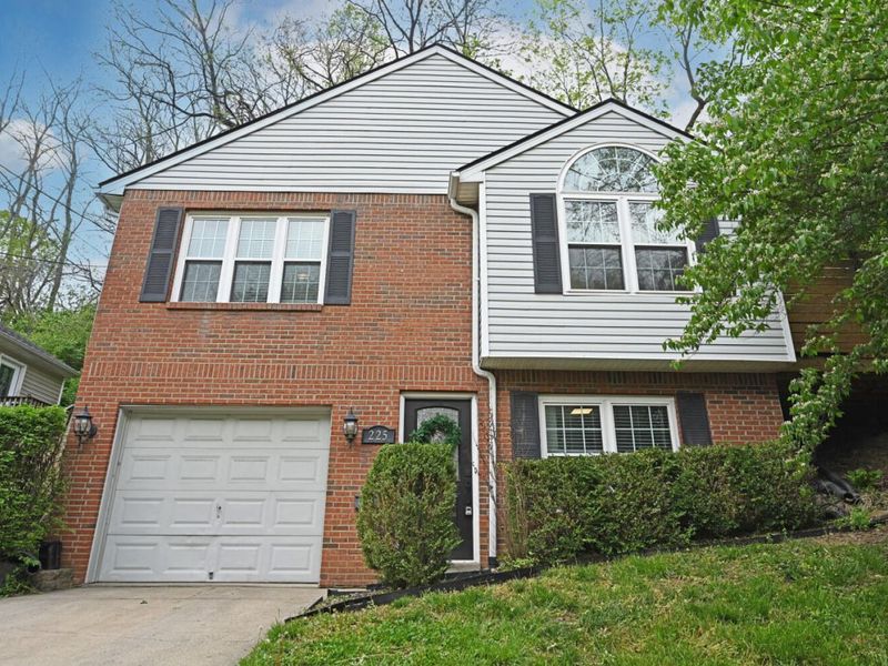 225 Memorial Parkway, Bellevue, KY 41073 Photo 1