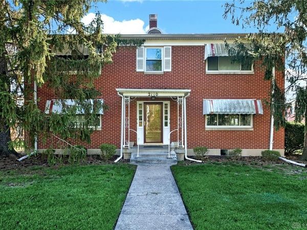 2110 Far Hills, Oakwood, OH 45419