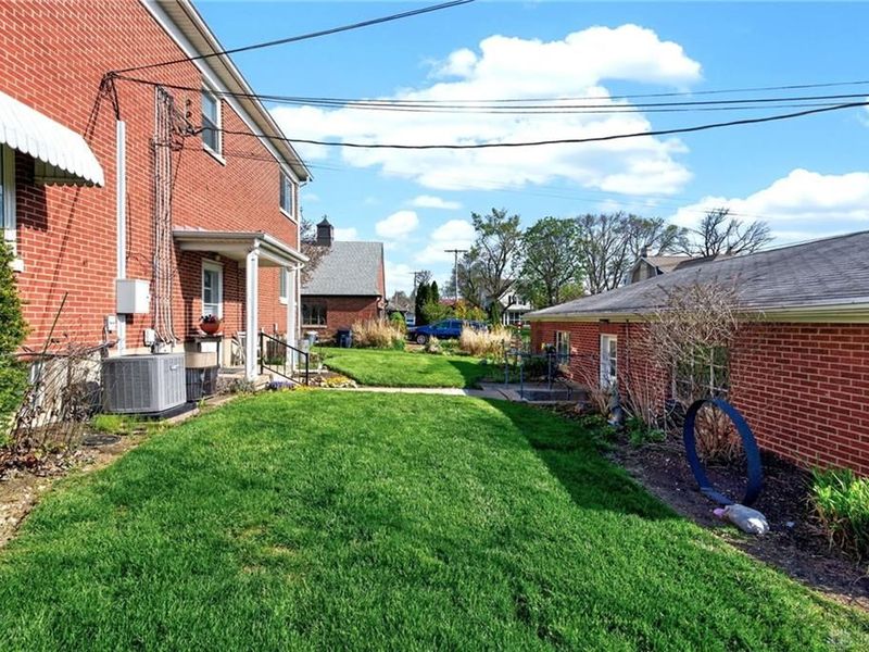 2110 Far Hills, Oakwood, OH 45419 Photo 27