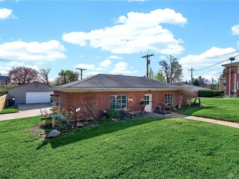 2110 Far Hills, Oakwood, OH 45419 Photo 30