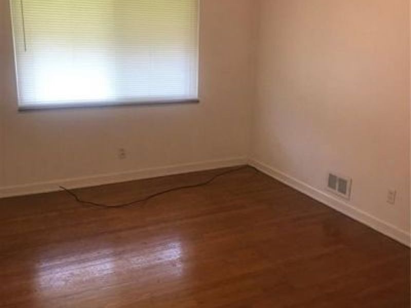 2110 Far Hills, Oakwood, OH 45419 Photo 4