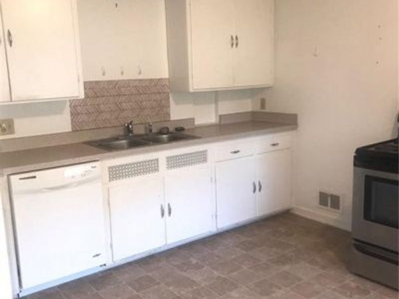 2110 Far Hills, Oakwood, OH 45419 Photo 6