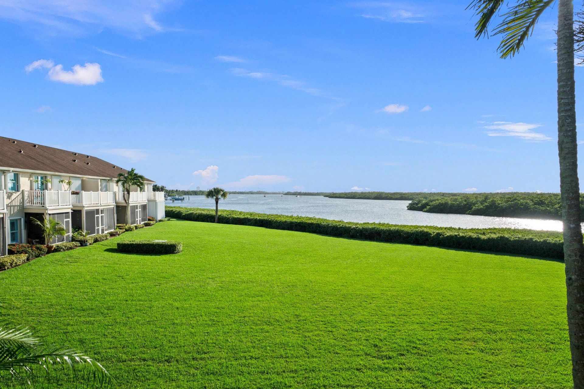 3225 S Lakeview Circle, Unit 22-202, Fort Pierce, FL 34949 Photo