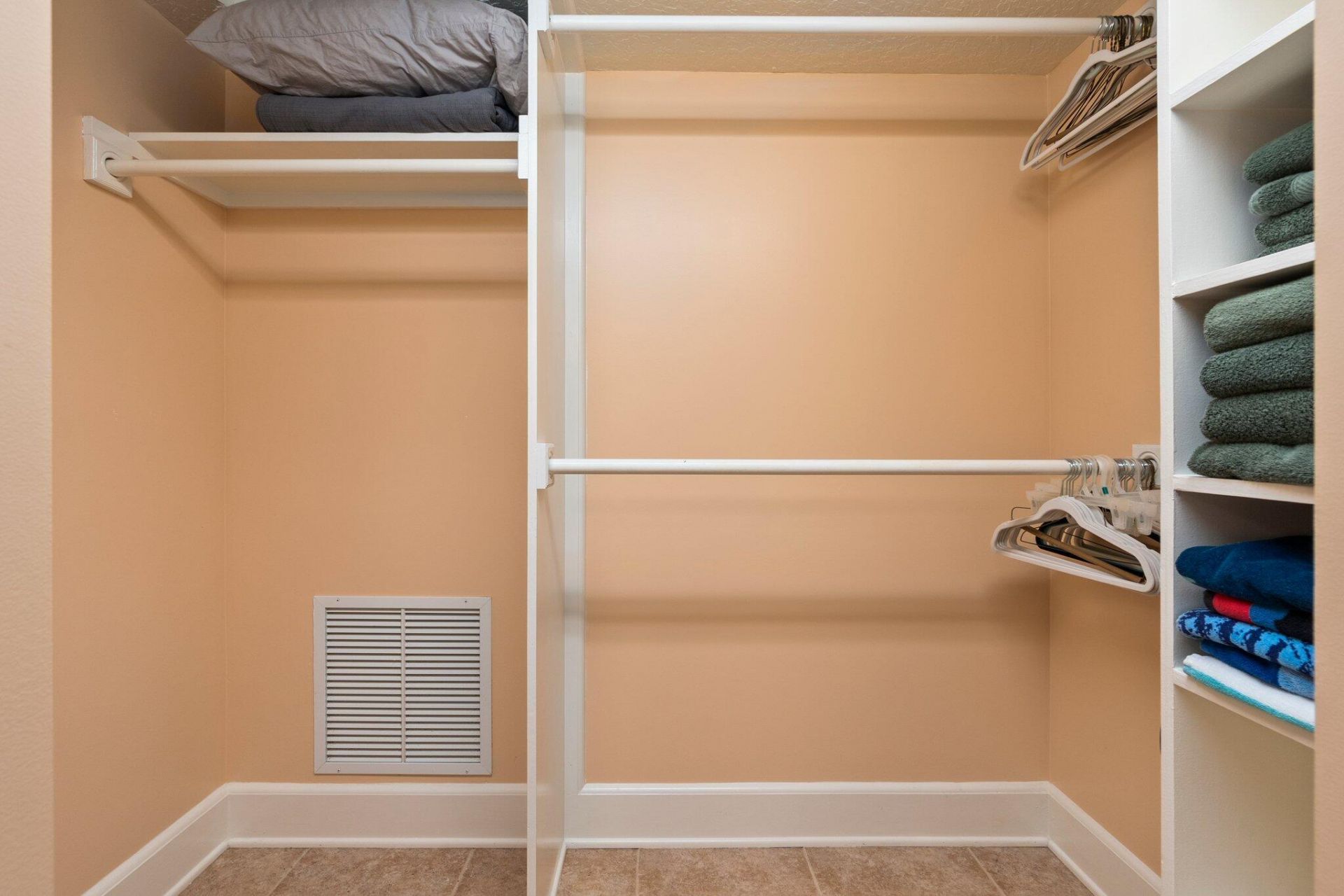 3225 S Lakeview Circle, Unit 22-202, Fort Pierce, FL 34949 Photo