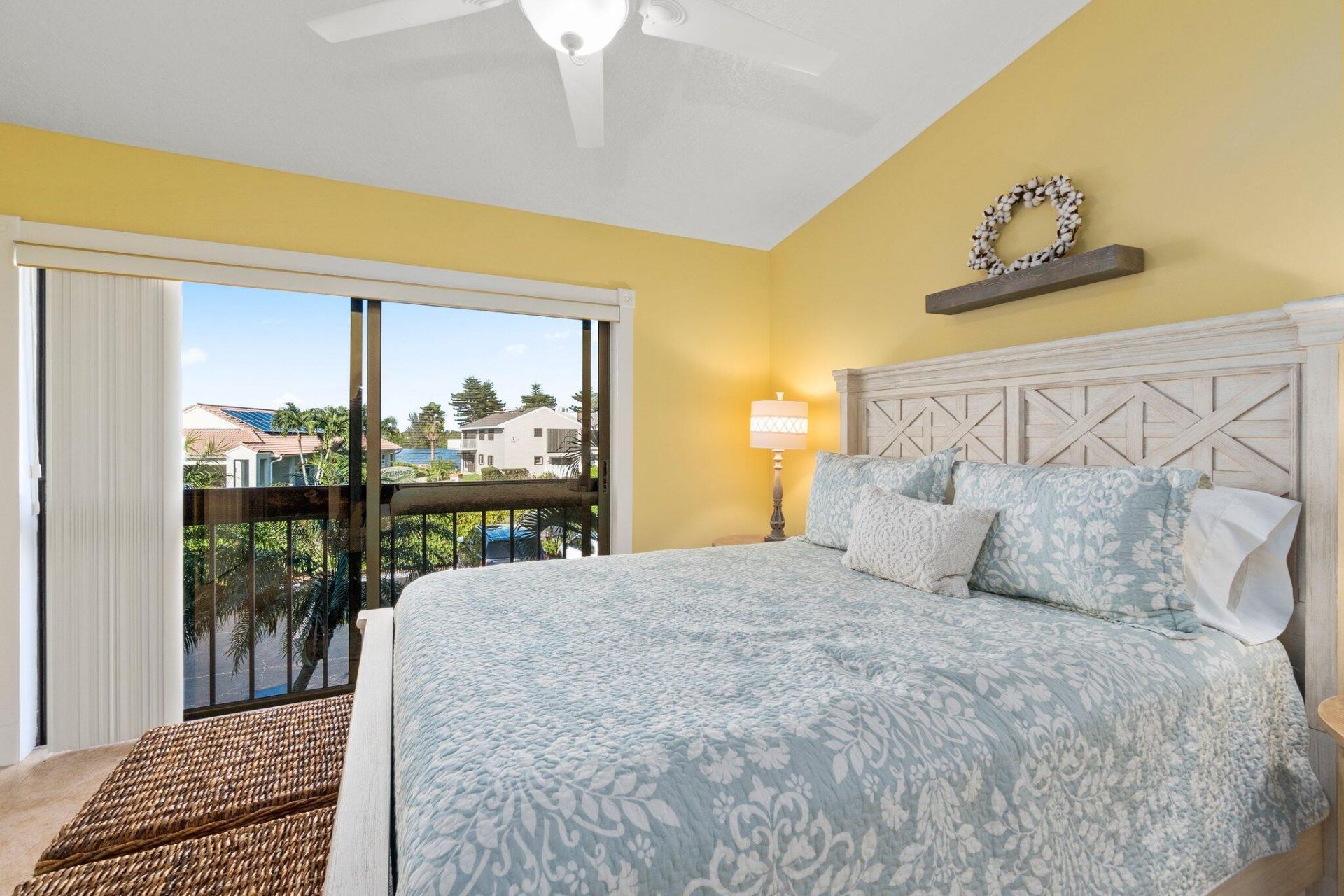 3225 S Lakeview Circle, Unit 22-202, Fort Pierce, FL 34949 Photo