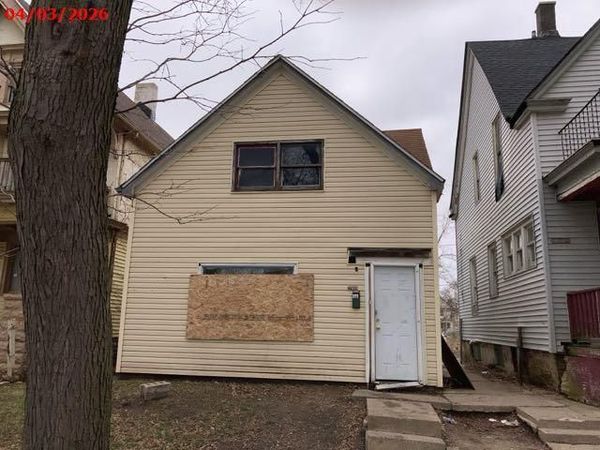 2909 N 16th STREET, Unit 2911, Milwaukee, WI 53206