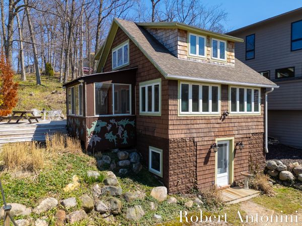 3540 Reeds Lake Boulevard SE, Grand Rapids, MI 49506