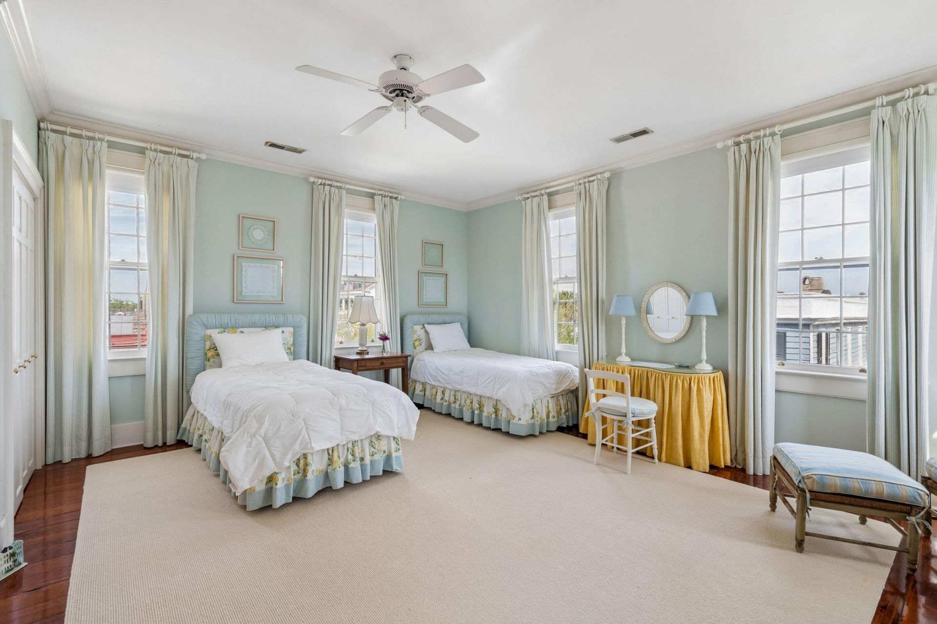 3 Lamboll Street Photo 52