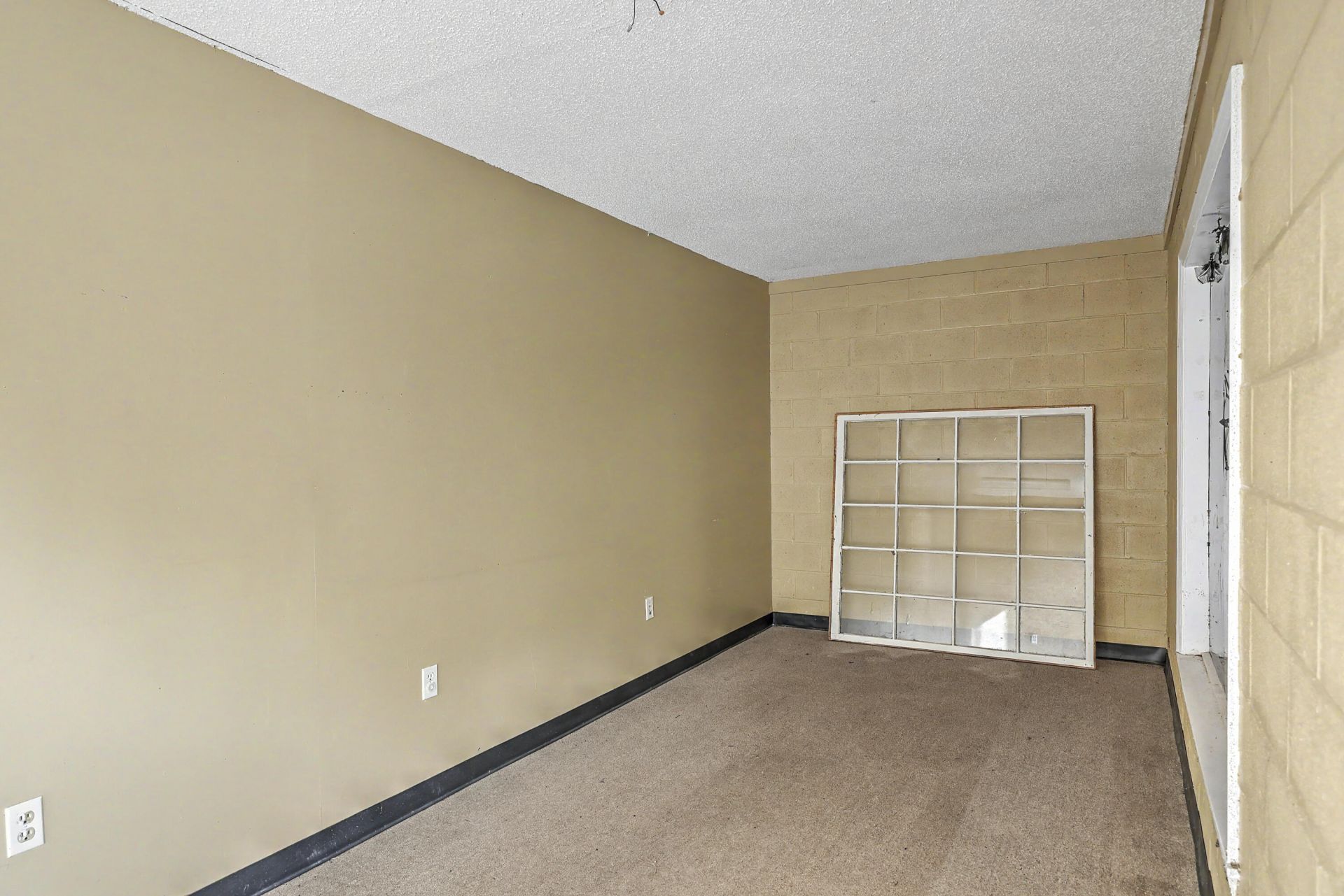 530 S Church Street Photo 14