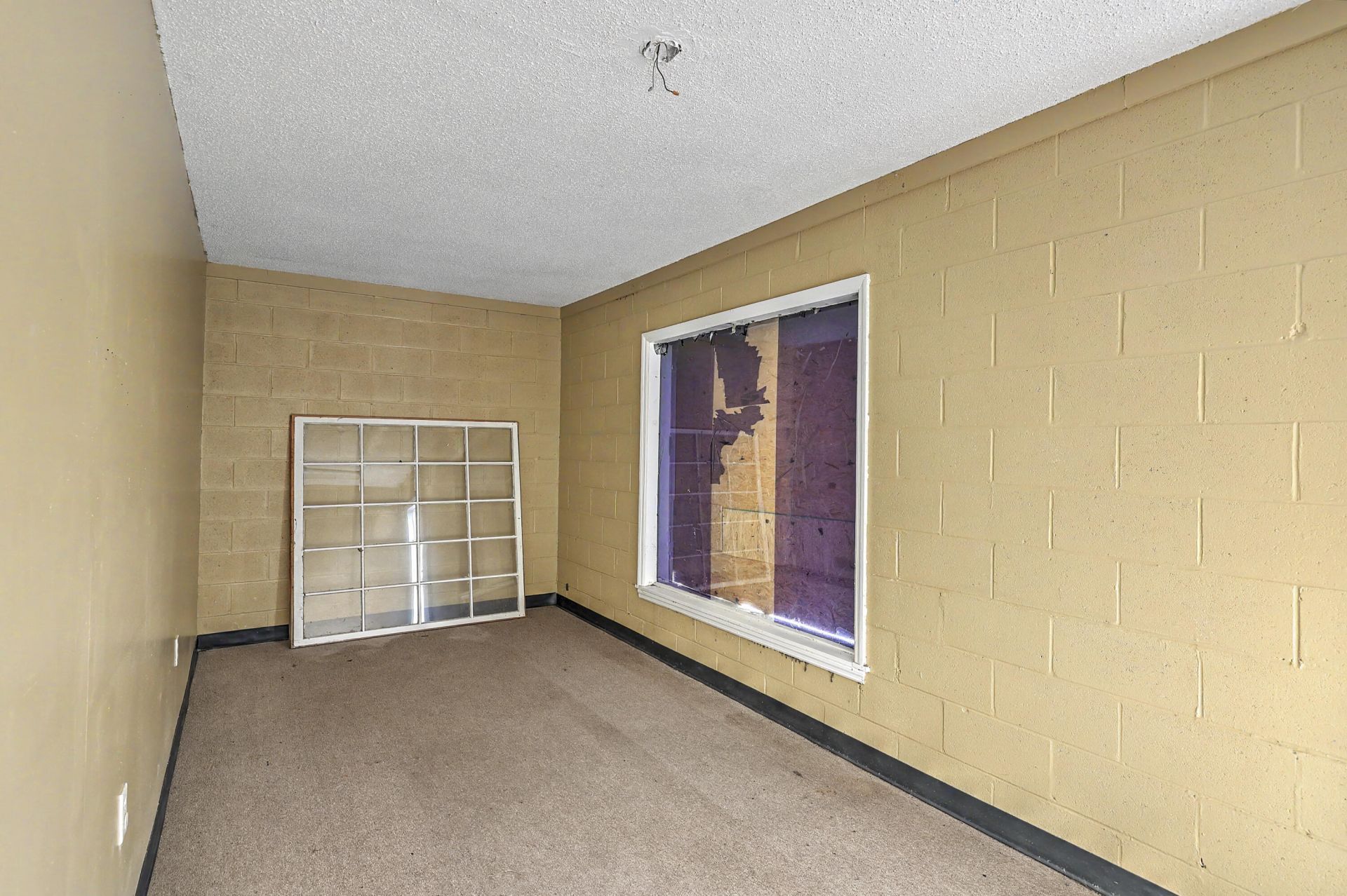 530 S Church Street Photo 15