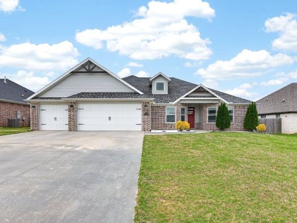 1131 Spring Hollow Road , Bentonville, AR 72713