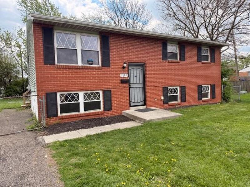 2670 Diane Place, Columbus, OH 43207 Photo 2
