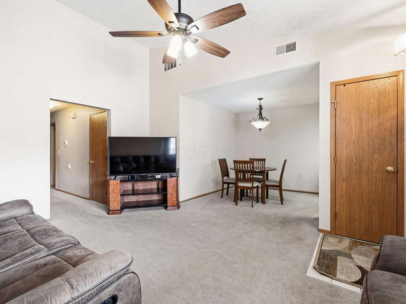 5574 Parkshire Drive, Columbus, OH 43229 Photo 7