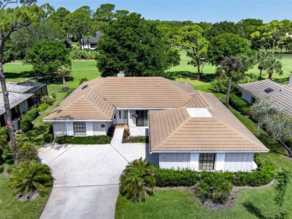 111 Prestwick Circle, Unit 1, Vero Beach, FL 32967