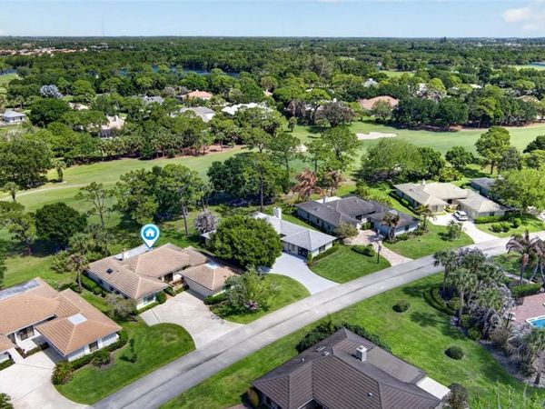 111 Prestwick Circle, Unit 1, Vero Beach, FL 32967