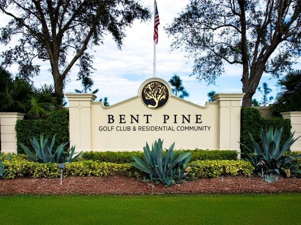 111 Prestwick Circle, Unit 1, Vero Beach, FL 32967