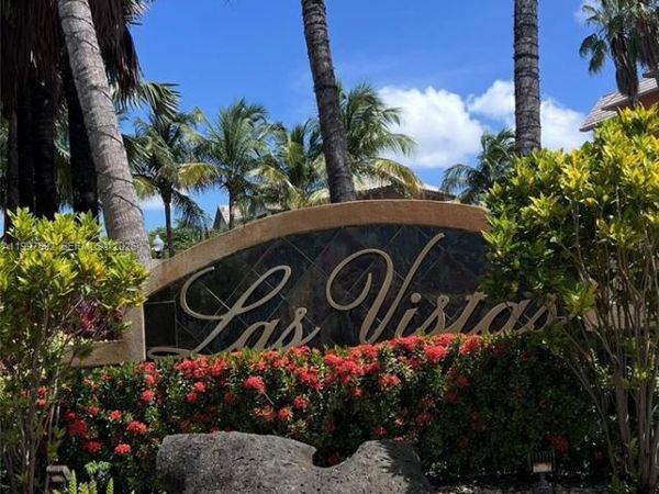 8353 Lake Dr , Unit 301, Doral, FL 33166