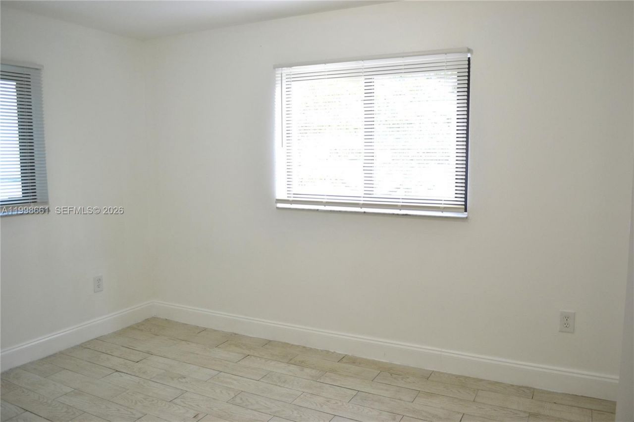 1037 SW 4th St, Unit 4, Miami, FL 33130 Photo