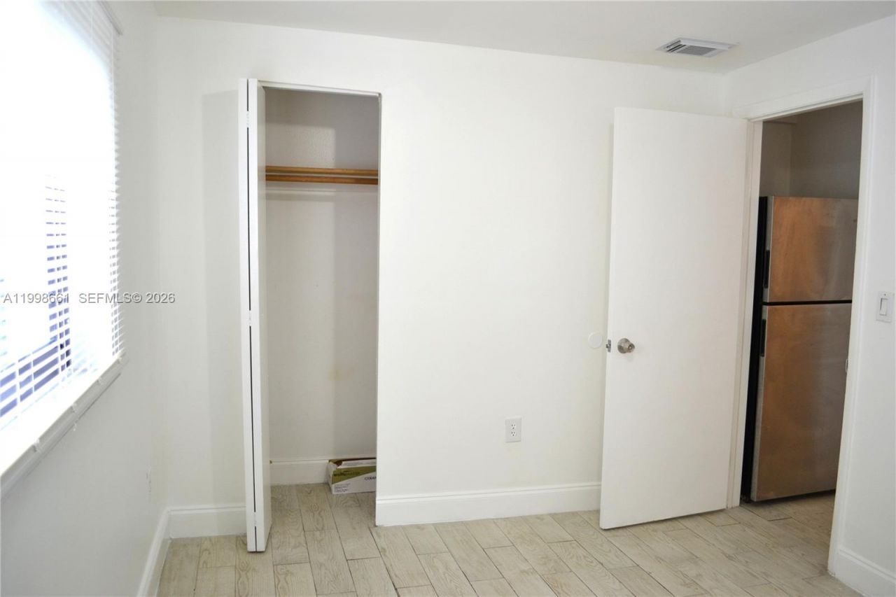 1037 SW 4th St, Unit 4, Miami, FL 33130 Photo