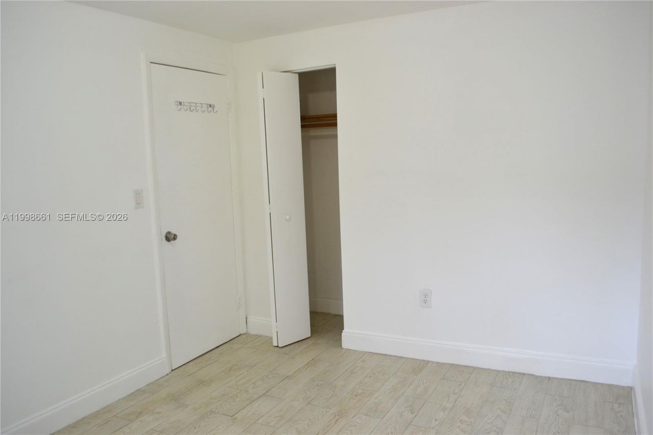 1037 SW 4th St, Unit 4, Miami, FL 33130 Photo