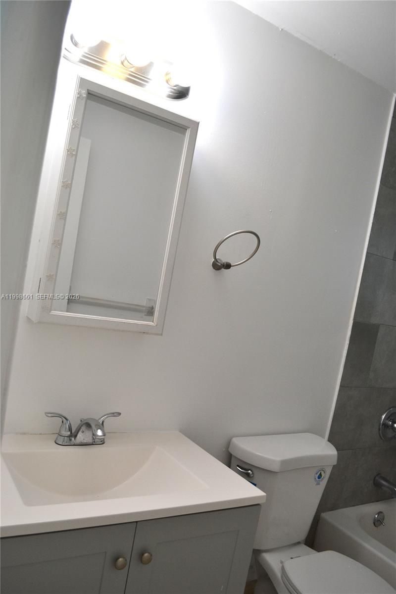 1037 SW 4th St, Unit 4, Miami, FL 33130 Photo