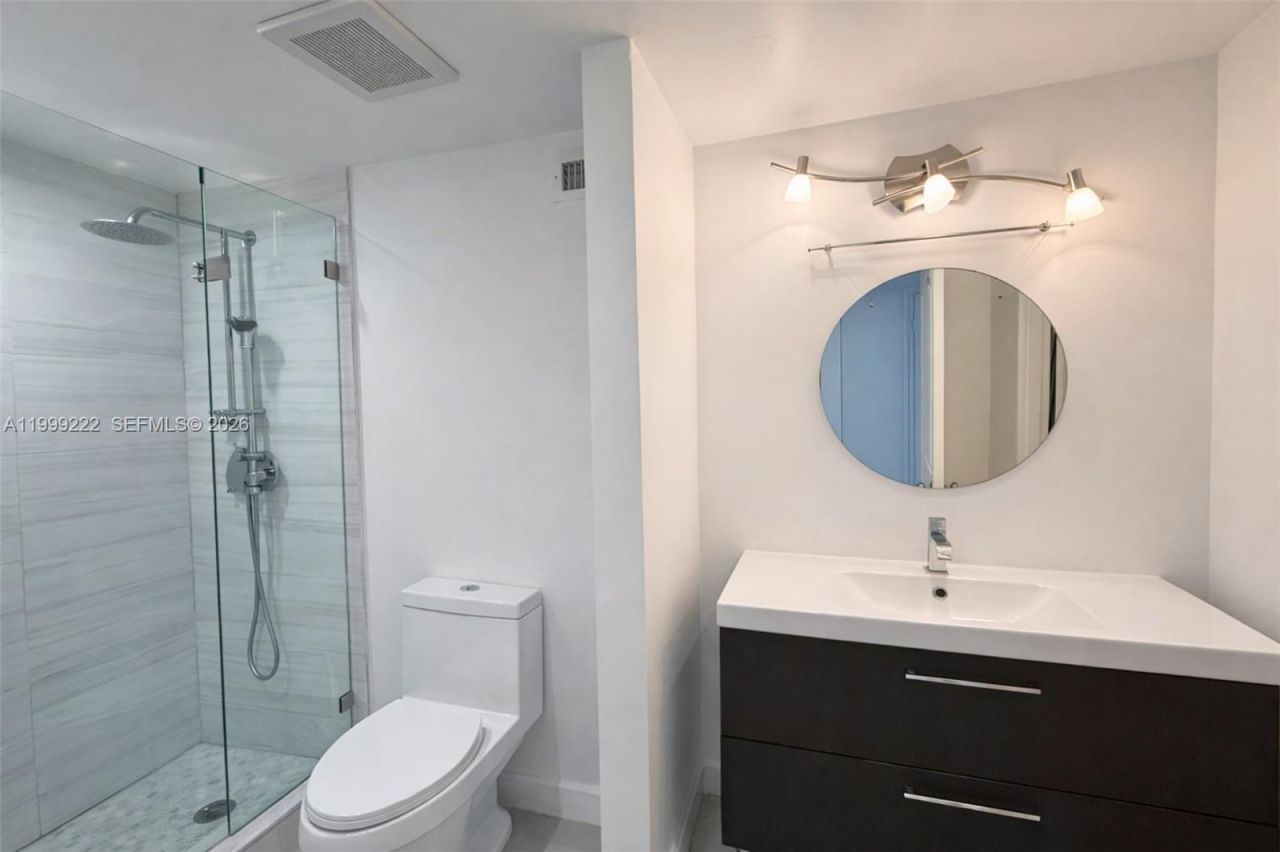 100 Lincoln Rd, Unit 430, Miami Beach, FL 33139 Photo