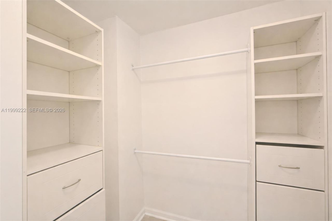 100 Lincoln Rd, Unit 430, Miami Beach, FL 33139 Photo