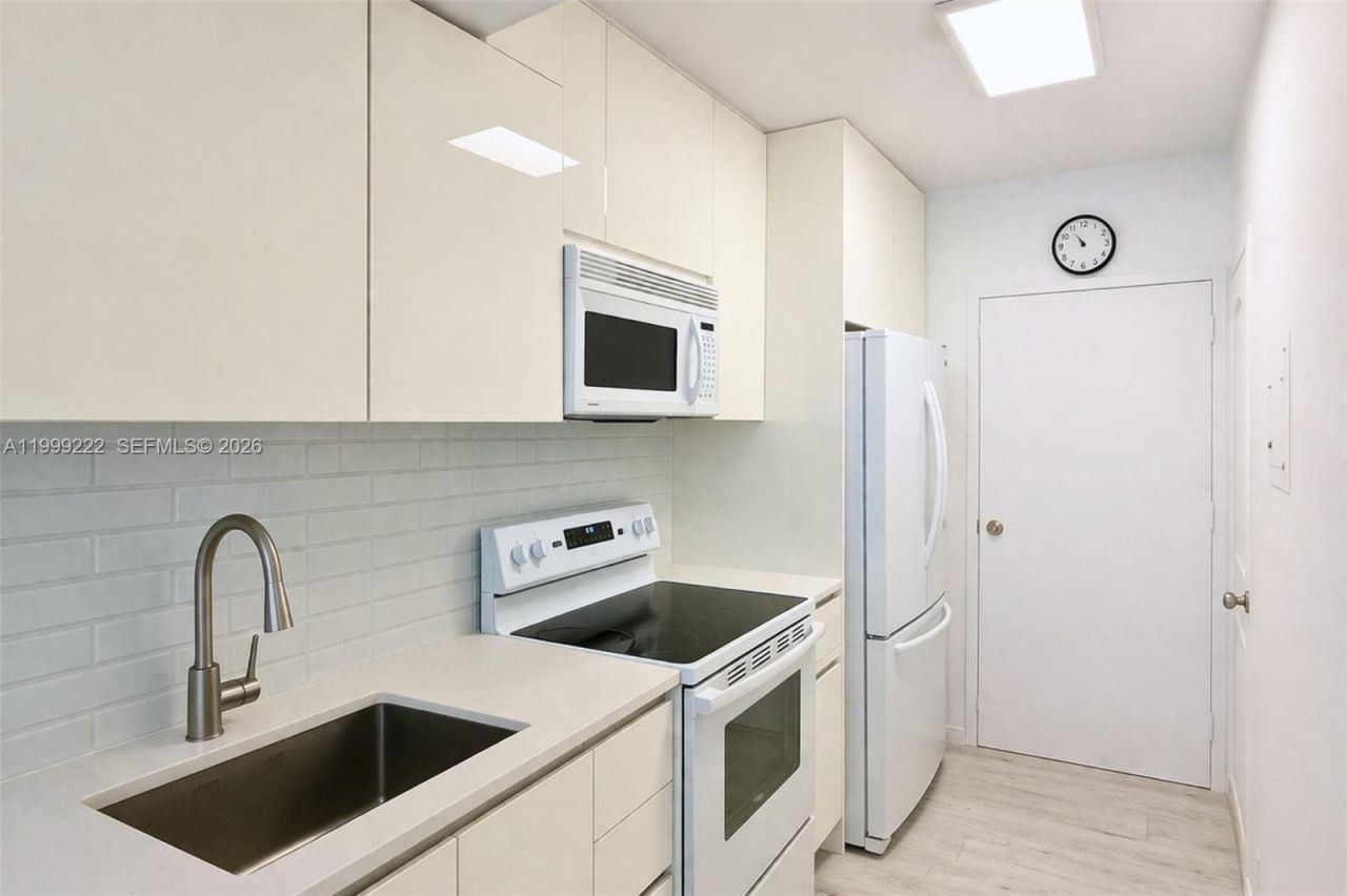 100 Lincoln Rd, Unit 430, Miami Beach, FL 33139 Photo