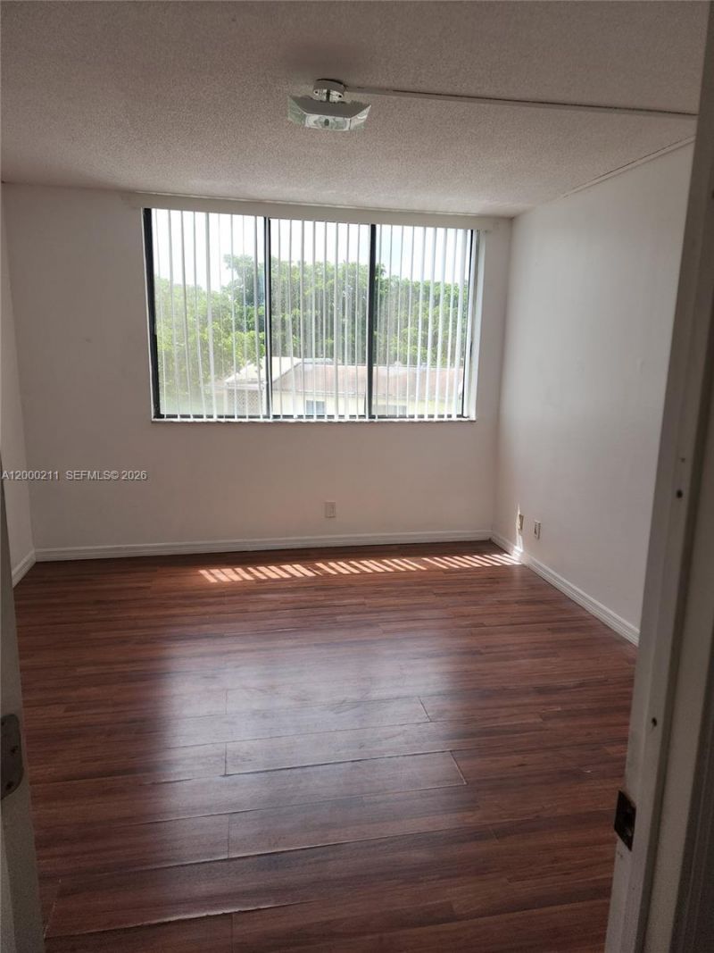 4222 Inverrary Blvd, Unit 4215, Lauderhill, FL 33319 Photo