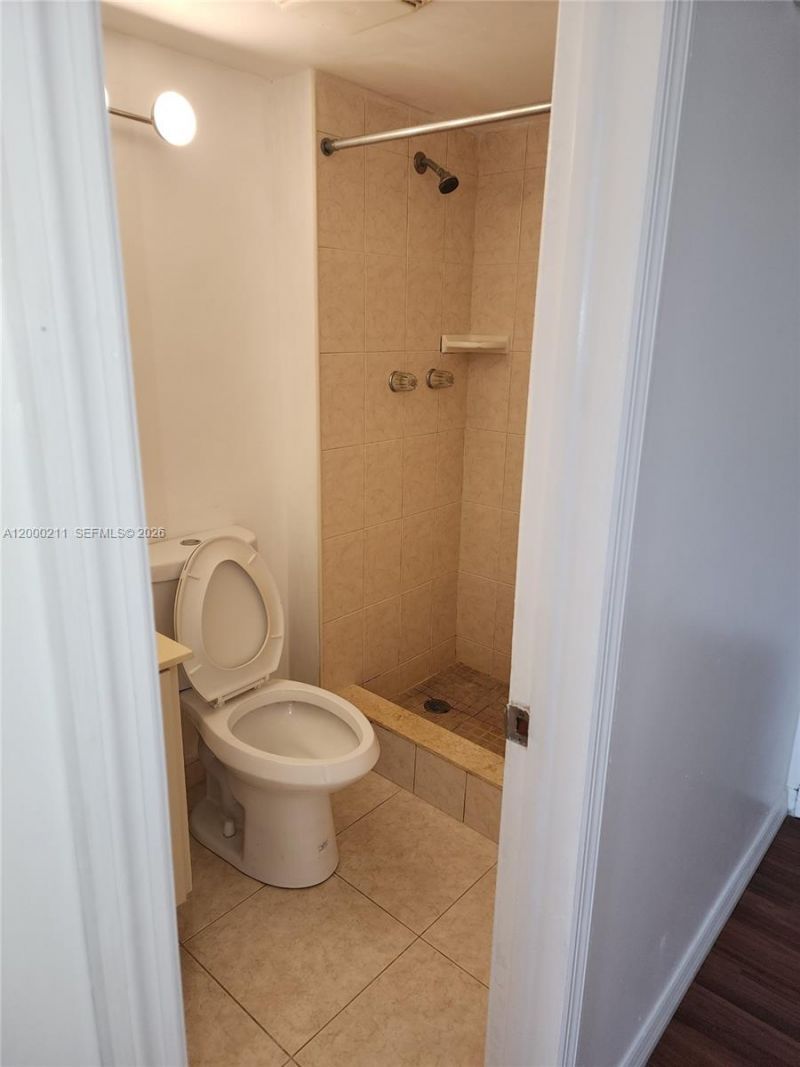 4222 Inverrary Blvd, Unit 4215, Lauderhill, FL 33319 Photo
