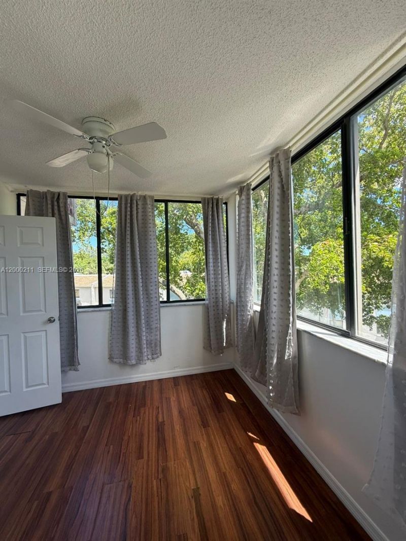 4222 Inverrary Blvd, Unit 4215, Lauderhill, FL 33319 Photo