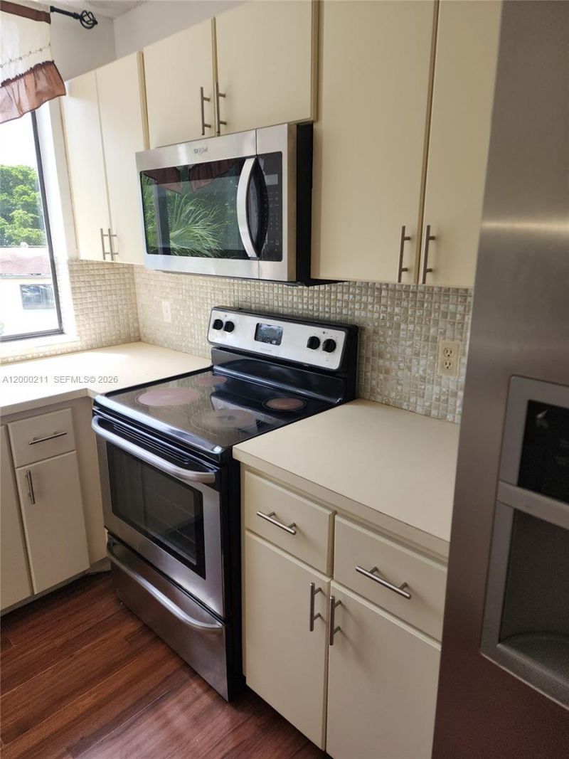 4222 Inverrary Blvd, Unit 4215, Lauderhill, FL 33319 Photo