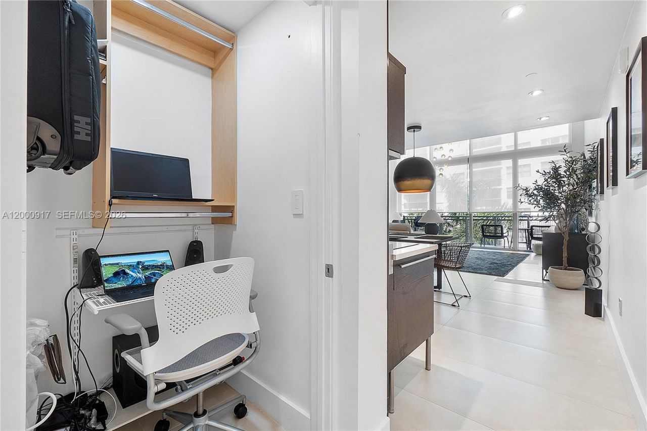 6000 Collins Ave, Unit 527, Miami Beach, FL 33140 Photo