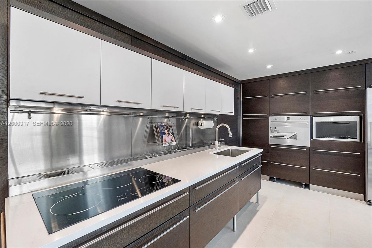 6000 Collins Ave, Unit 527, Miami Beach, FL 33140 Photo