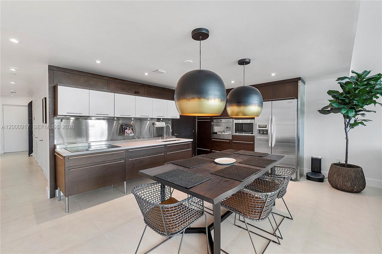 6000 Collins Ave, Unit 527, Miami Beach, FL 33140 Photo