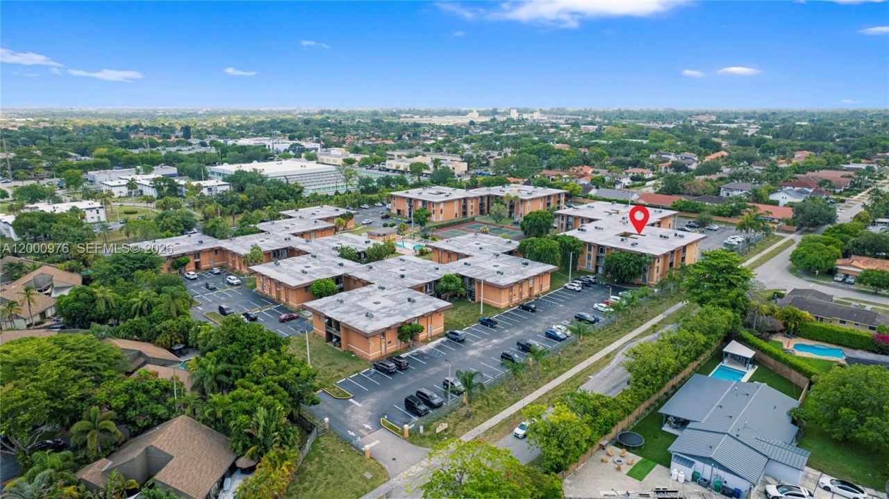 9441 SW 76th St , Unit V32, Miami, FL 33173 Photo