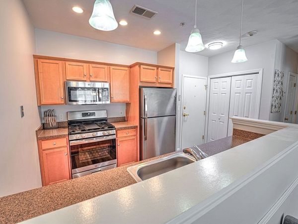 63 Central St, Unit 101, North Reading, MA 01864