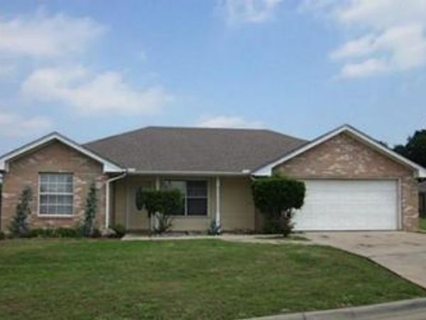 304 Bryant Street, Pottsboro, TX 75076