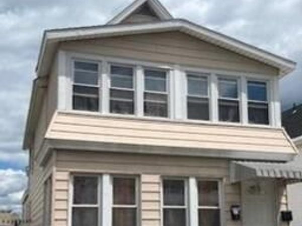 1025 Pleasant Street, Schenectady, NY 12303
