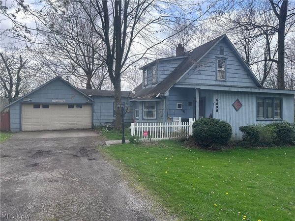 8698 Howland Springs Road , Warren, OH 44484