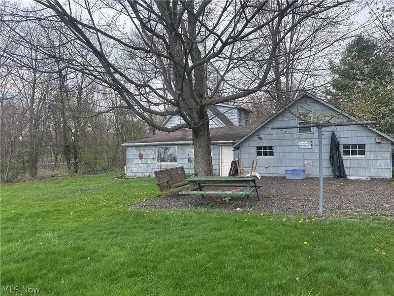 8698 Howland Springs Road, Warren, OH 44484 Photo 10