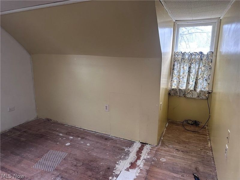 8698 Howland Springs Road, Warren, OH 44484 Photo 9