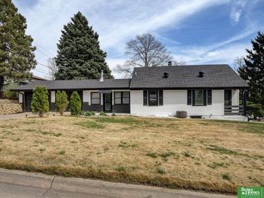 4434 R Street , Omaha, NE 68107